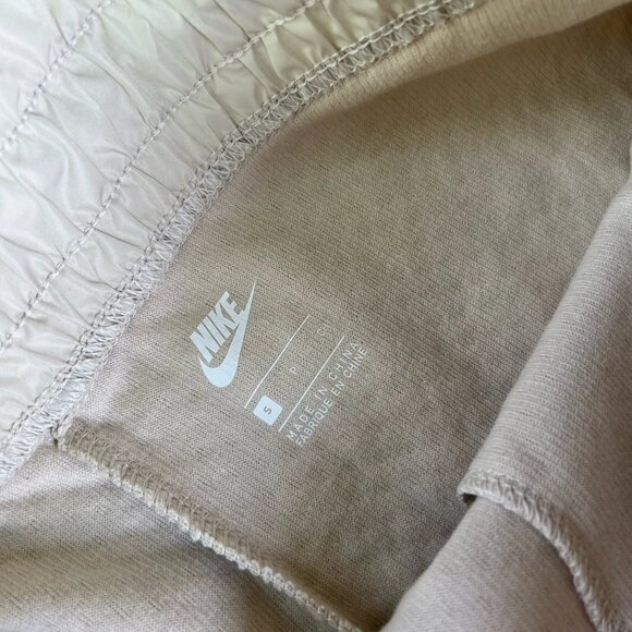 Nike Women’s Tech Pack Mesh Baggy Cargo Pants Beige Y2K Size Small - Picture 3 of 5